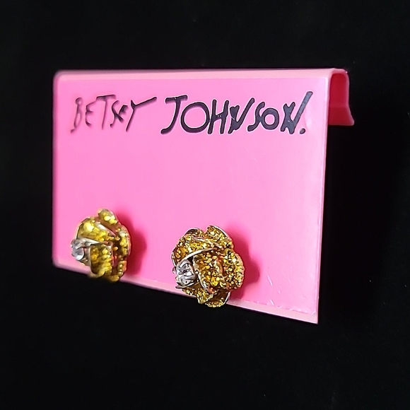 New Vintage! BETSEY JOHNSON First Date Collection Golden Glittered Rose Earrings - Picture 3 of 6